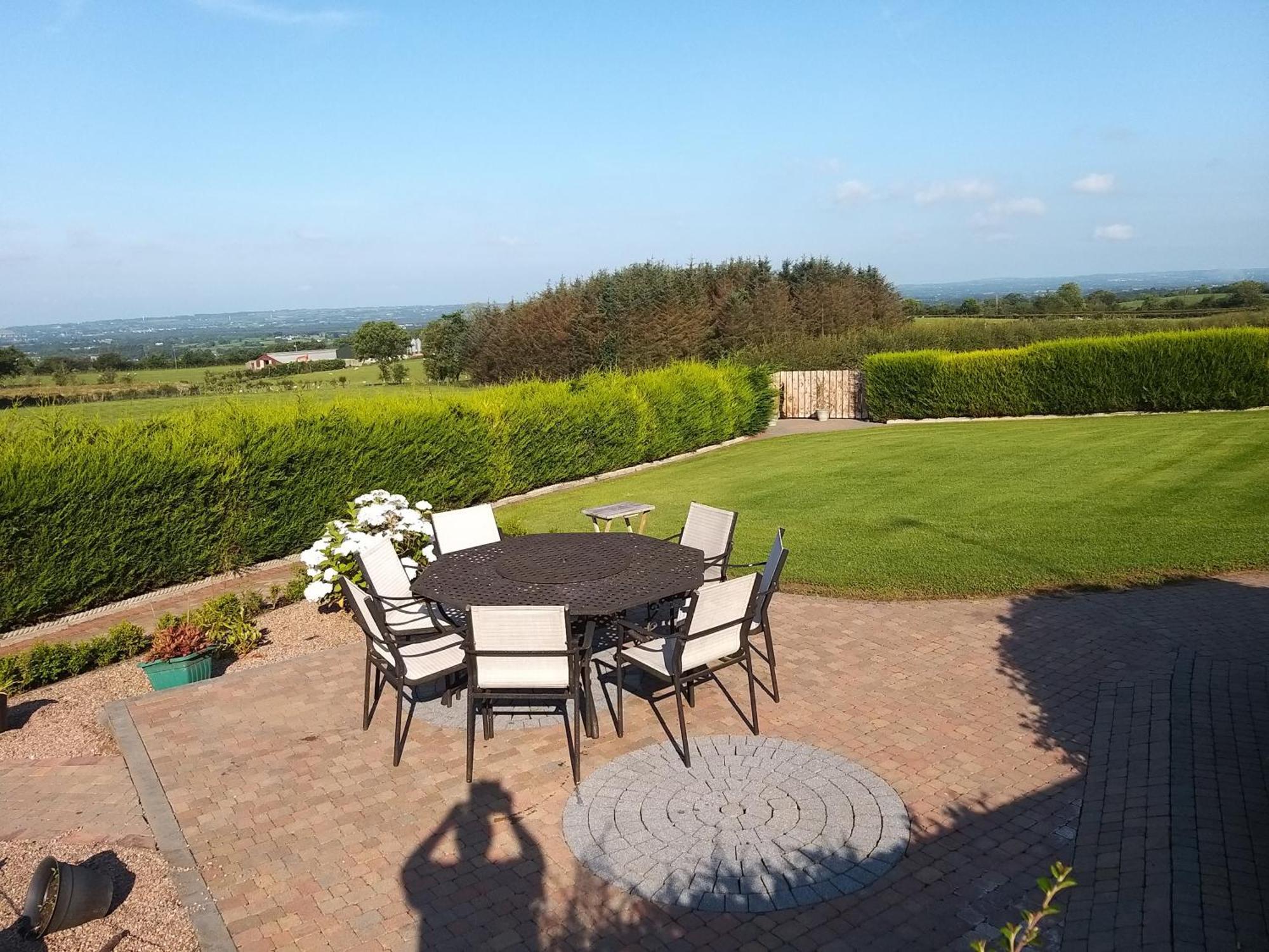 Antrim Heights Bnb Exterior photo