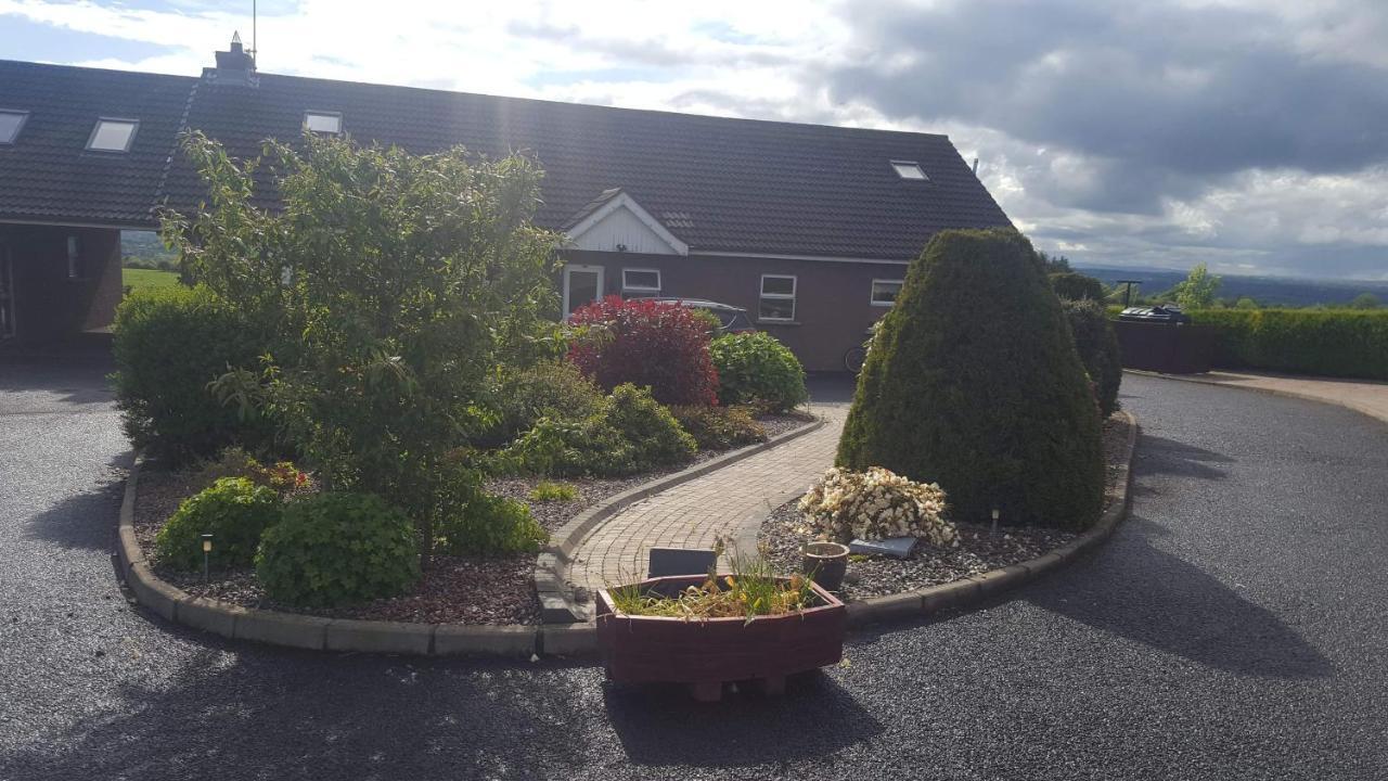 Antrim Heights Bnb Exterior photo