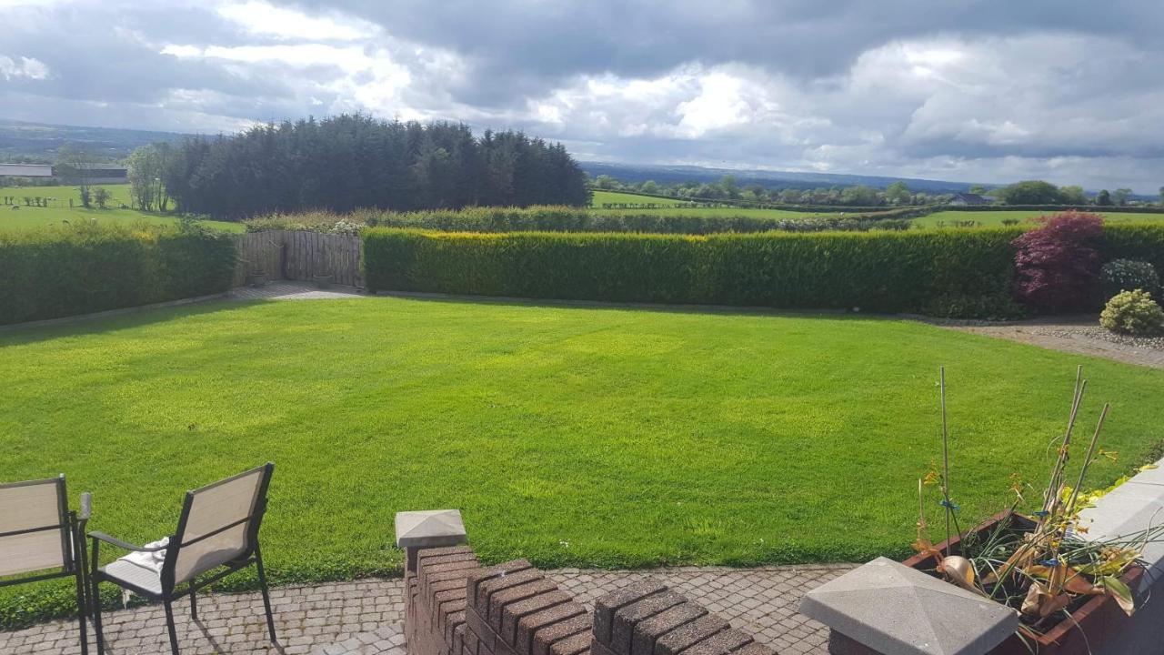 Antrim Heights Bnb Exterior photo